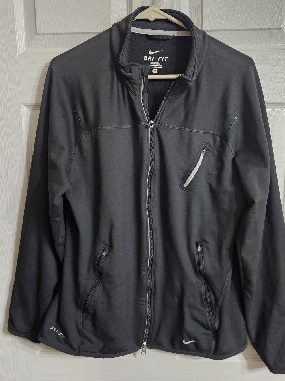 Nike Men’s Black Dri-FIT Performance Full-Zip Jacket